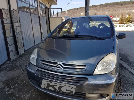 Citroen Xara Picasso Citroen Xsara Picasso 1.6 газов инжекцион STAG и бутилка на мястото на резервната гума 44л.