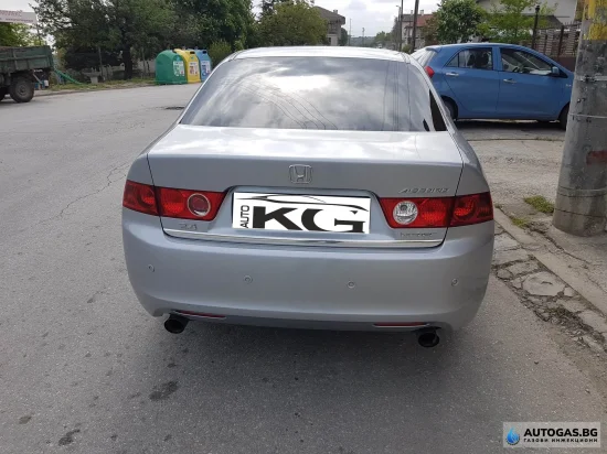 Honda Accord Honda Accord 2.4 200 к.с. с газов инжекцион Stag и бутилка на мястото на резервната гума 42л.