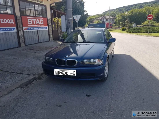 BMW серия 3 BMW 318 E46  118 к.с.  с газов инжекцион stag и бутилка на мястото на резервната гума 42 л.