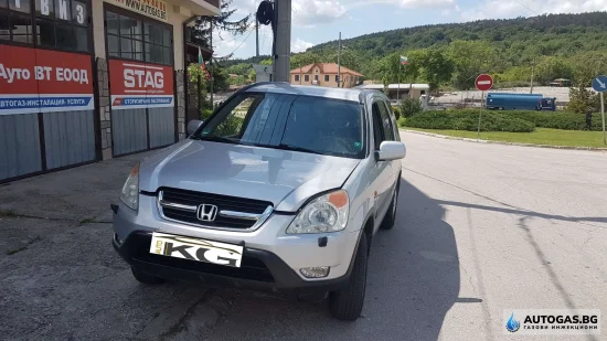 Honda CR-V Honda CR-V 2.0 2005 150 к.с. с газов инжекцион Stag  и бутилка на мястото на резервната гума 42л.