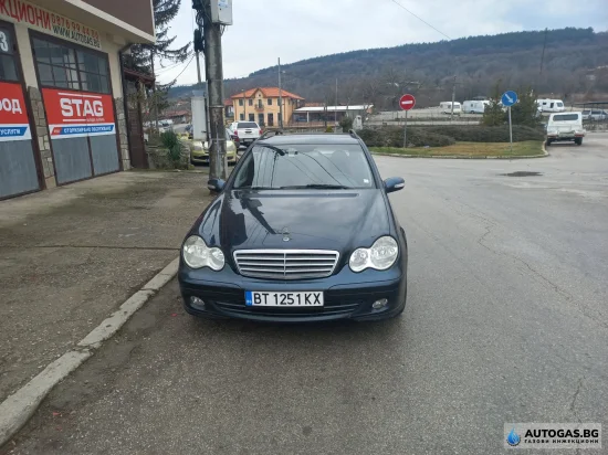 C CLASS Mercedes C200K 163к.с. с газов инжекцион Stag  и бутилка на мястото на резервната гума 56л.